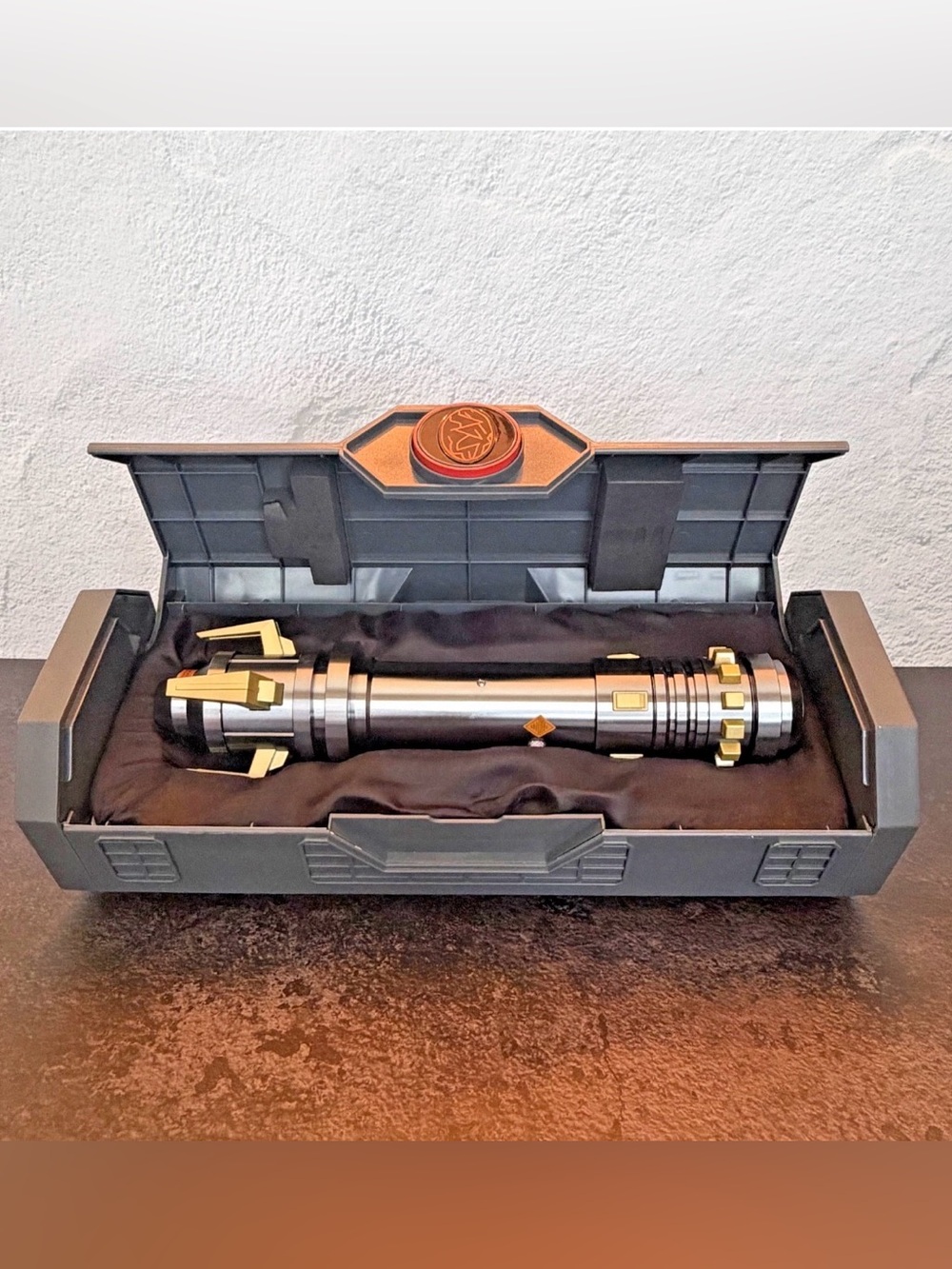 Disney Parks Kylo Ren LIGHTSABER Hilt Star Wars Galaxy Edge New With Box